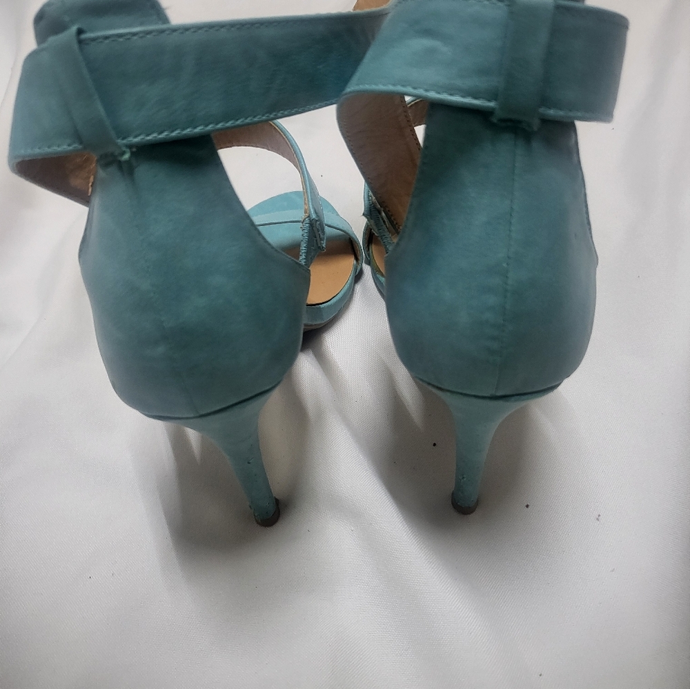 High heel shoes
